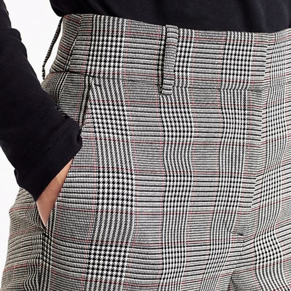 Petite tailored pant in lady glen plaid gray red
